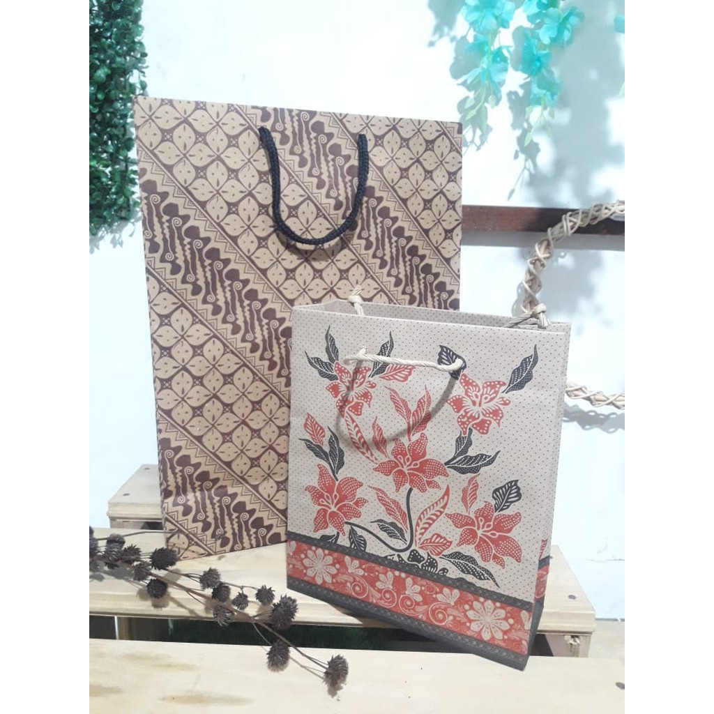 

Paperbag Batik Tali Ukuran Sedang