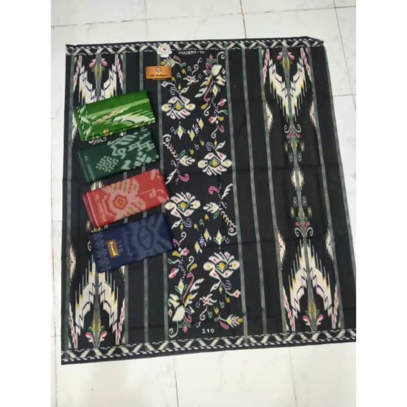 Sarung tenun al anbiya ramadhani motif kembang