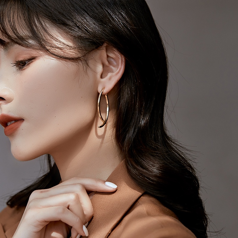 Anting Tusuk Bentuk Salib Bahan Silver 925 Untuk Wanita