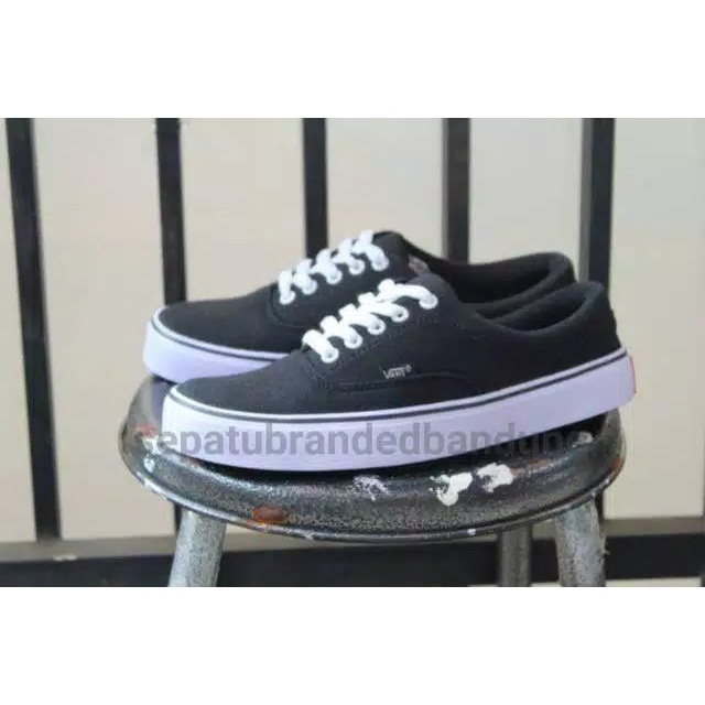 SEPATU SNEAKERS VANSS