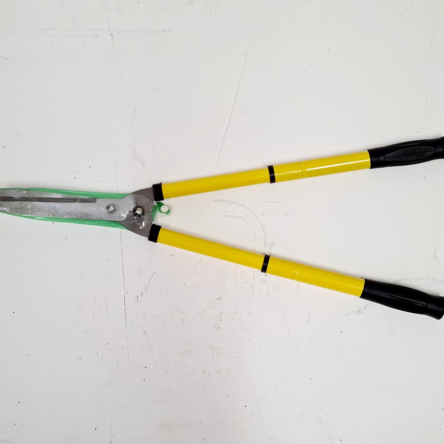 gunting pagar panjang kuning