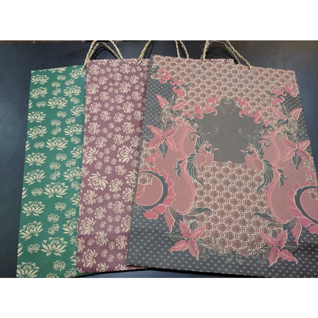 

PAPER BAG BATIK UKURAN BESAR