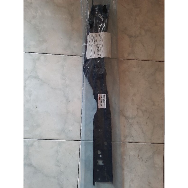 Support Radiator / Bullhead Radiator Atas Calya Sigra Ori