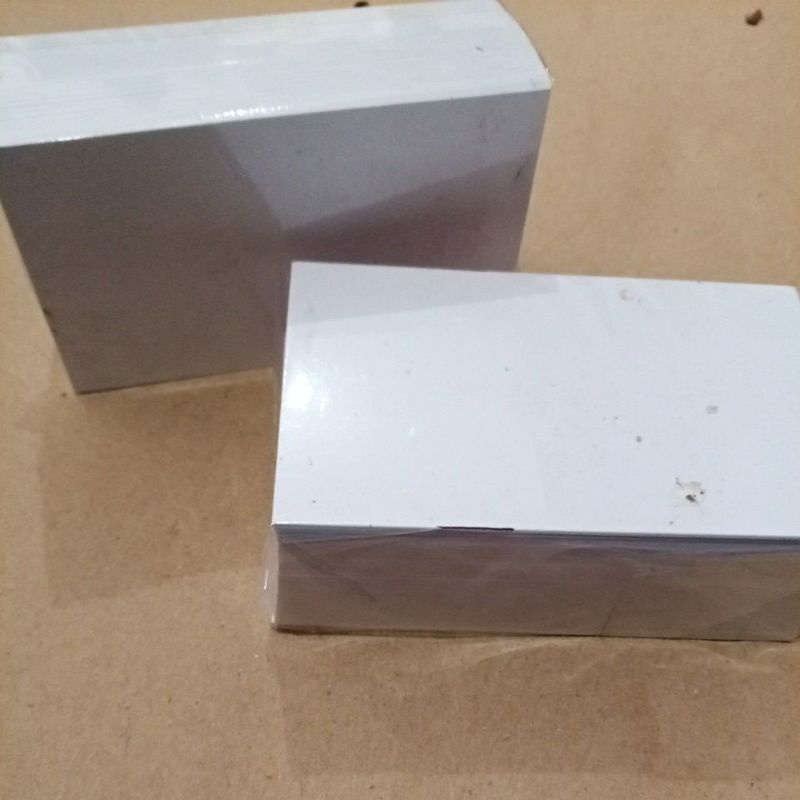 

Kartu Nama Polos (kosong) Uk. 5.5x9cm