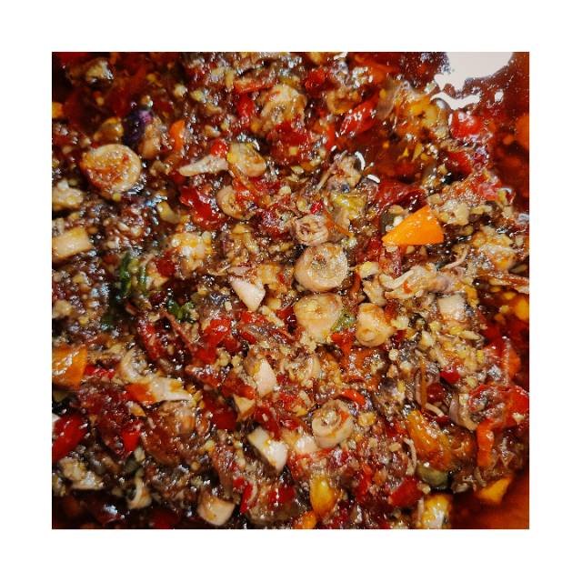 

sambal goreng Cumi sambel pedas baby cumi makanan siap saji 150gr