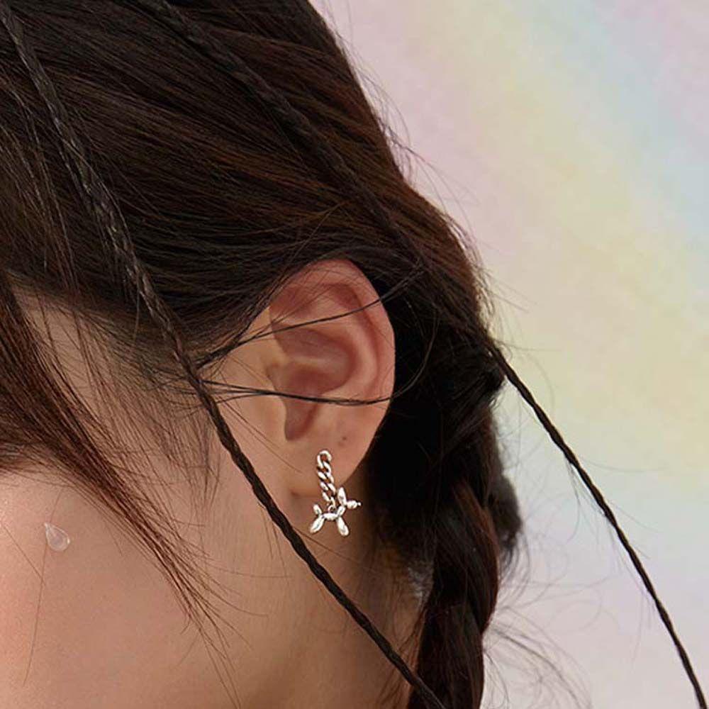 [Elegan] Anting Anjing Pesona Temperamen Liontin Anjing Fashion Perhiasan Warna Perak Berbentuk Anjing Gaya Korea Ear Studs