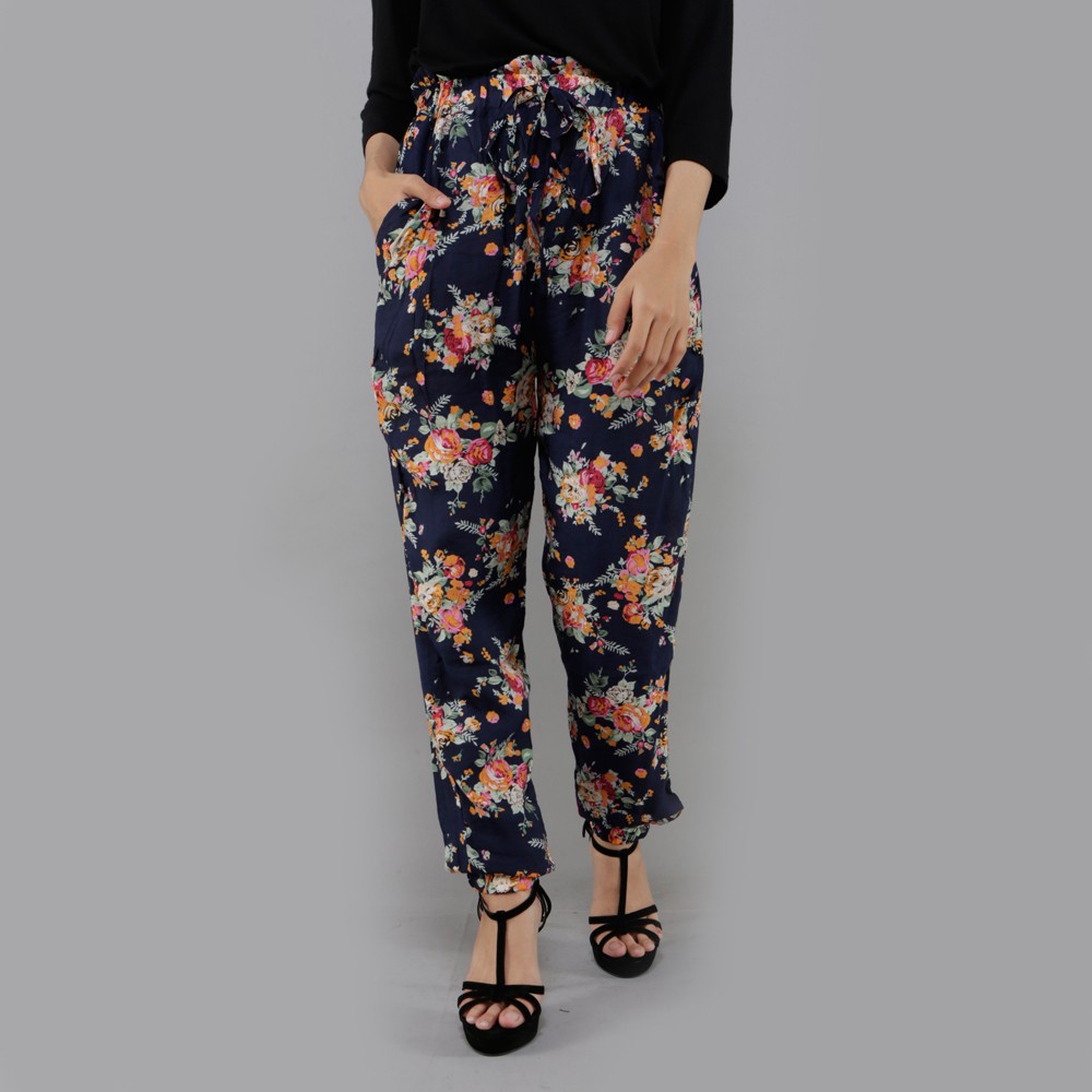 IFA Liora Pants 6 Navy Flower Motif