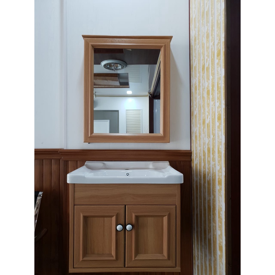 Cermin Kaca Rak Wastafel Kamar Mandi Bathroom Cabinet PVC Komplit Acc