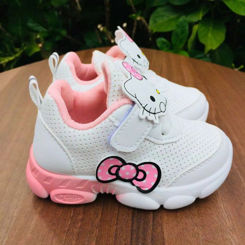 sepatu kets anak