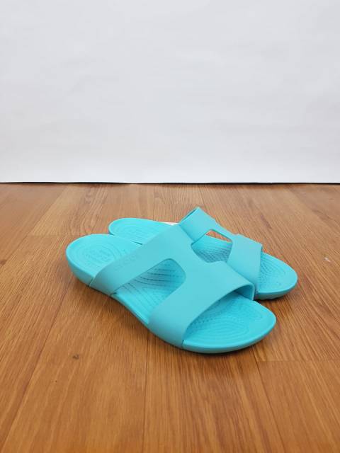 CROCS Flat SERENA SLIDE WOMEN / Sendal Crocs Wanita