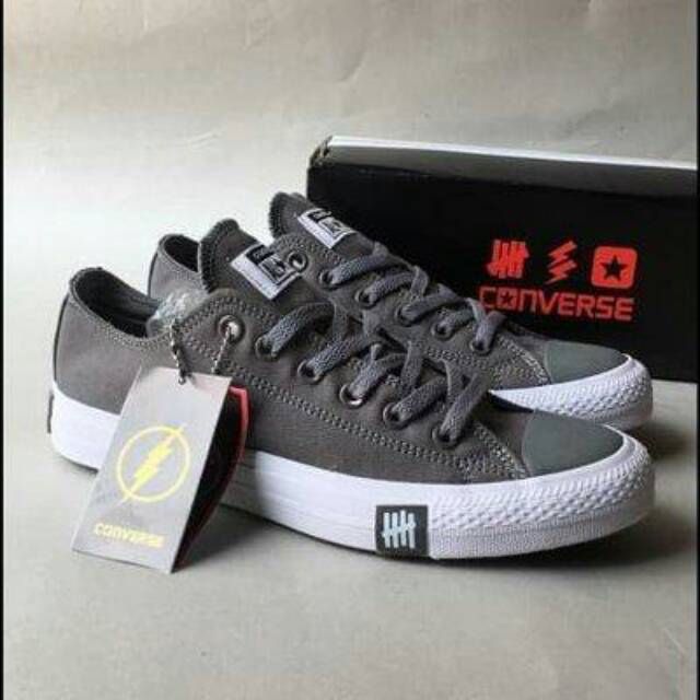 Sepatu kat converse 2