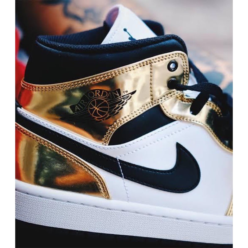 j1 gold toe