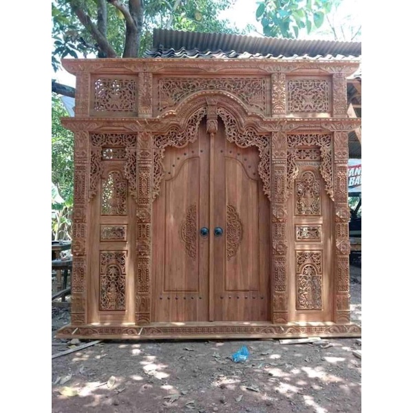 TERLARIS PINTU UKIR GEBYOK