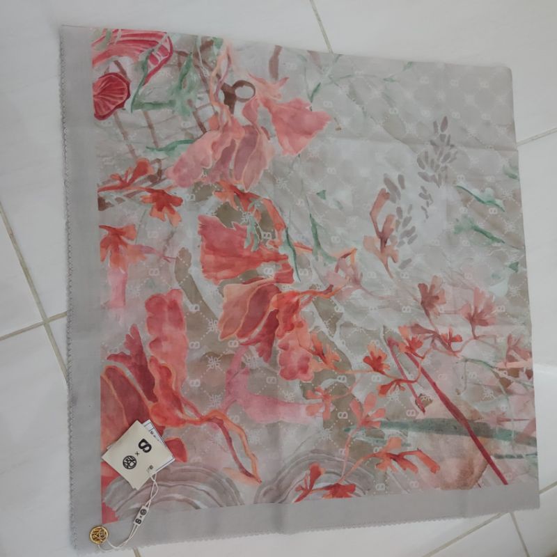 Buttonscarves Xanadu Abalone