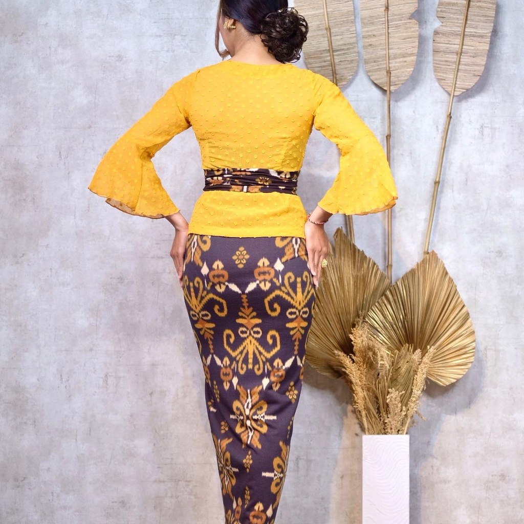 (KODE7) ONE SET KEBAYA JADI YORYU URAGIRI TROMPET+KAMEN MOSCREPE+SELENDANG-7