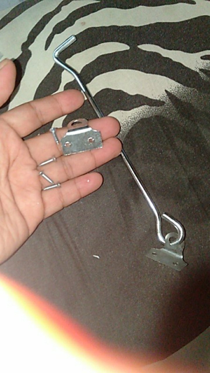 Hak Angin Kait Jendela Polos 5 Mm K. Tekuk Uk. 8 Stamco