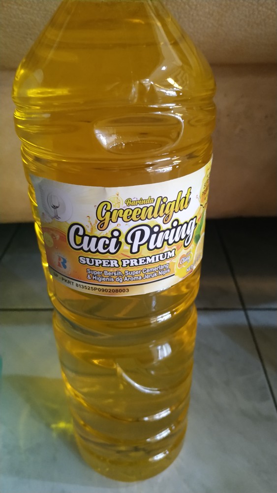 Sabun Cuci Piring Greenlight 1500ml Super Premium Kental Aroma Jeruknipis 1,5liter