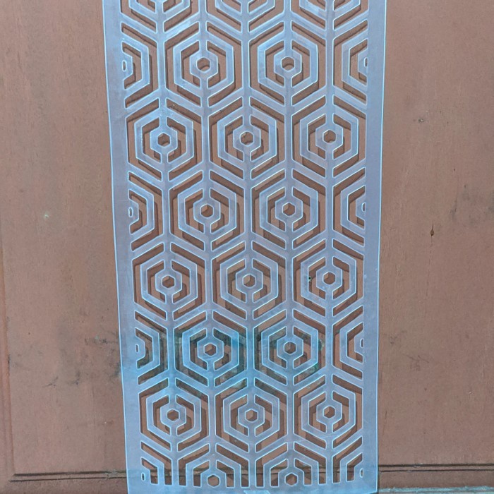 

Bagus Stencil Dinding Motif Honeycomb Split Ukuran 50*25Cm Bahan Tebal Limited