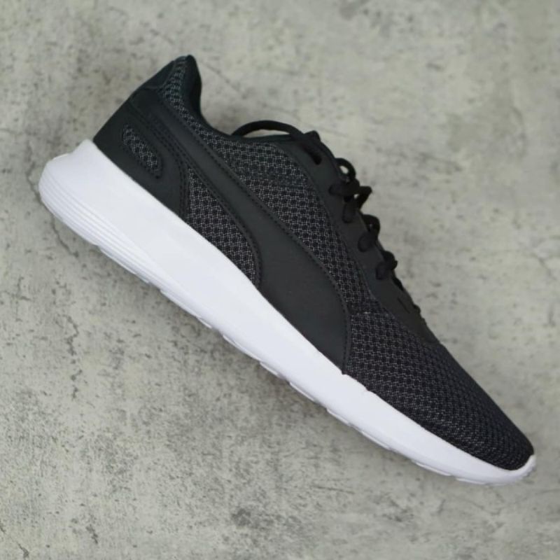 ORIGINAL Puma St Activate White Black Hitam Sepatu Pria Lari BNIB
