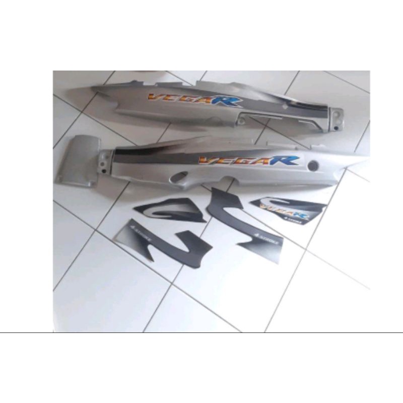 Cover bodi belakang vega r lama silver plus striping