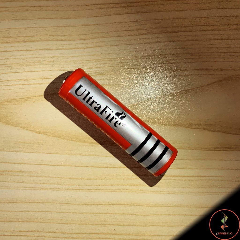 Baterai charge cas Ultrafire rechargeable 3.7V 18650 4200 mAh li-ion