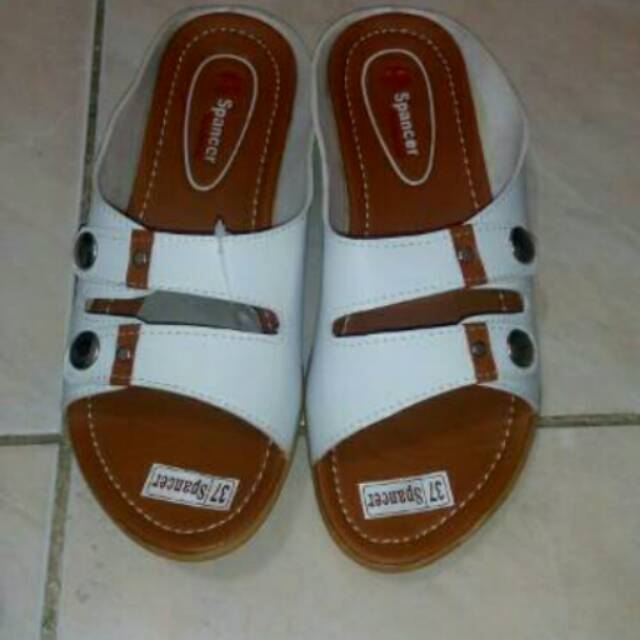 Sandal wanita putih