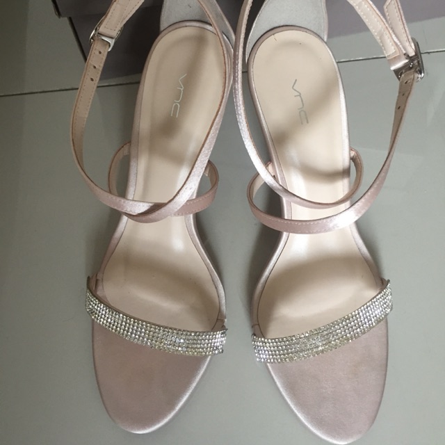 Preloved Sepatu VNC 36