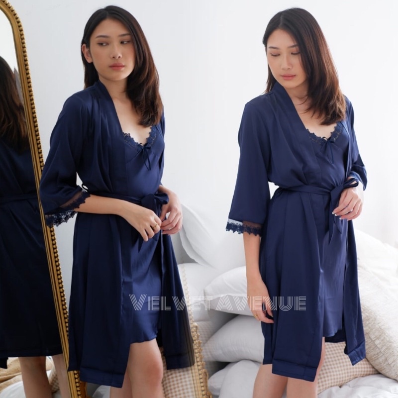 Set Kimono dan Dress Dalam Wanita Bahan Silk Satin untuk Rias Pengantin