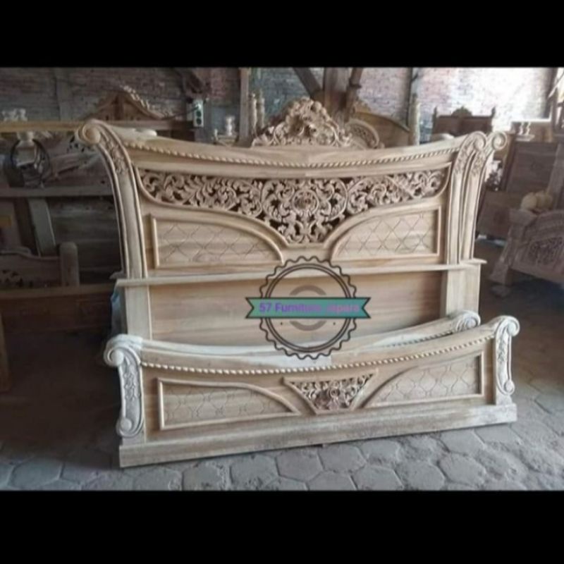Dipan tempat tidur ukir jati mentahan ukuran 180cm