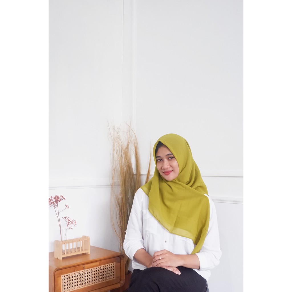 50 warna BELLA SQUARE JILBAB SEGI EMPAT POLLYCOTTON-bella hijau pucuk