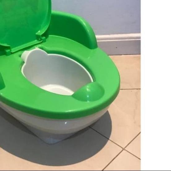 ♞ Pispot Green Leaf 5109 Bangku Anak Duduk WC Jongkok / Potty Training Seat / Kursi Closet Duduk Anak 1.5 Liter ✾