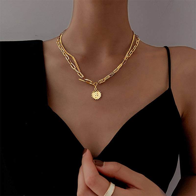 Kalung Choker Rantai Tebal Hias Koin Mutiara Geometris Gaya Retro Untuk Wanita