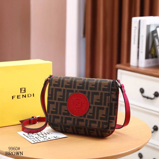 Tas Selempang Fendi
