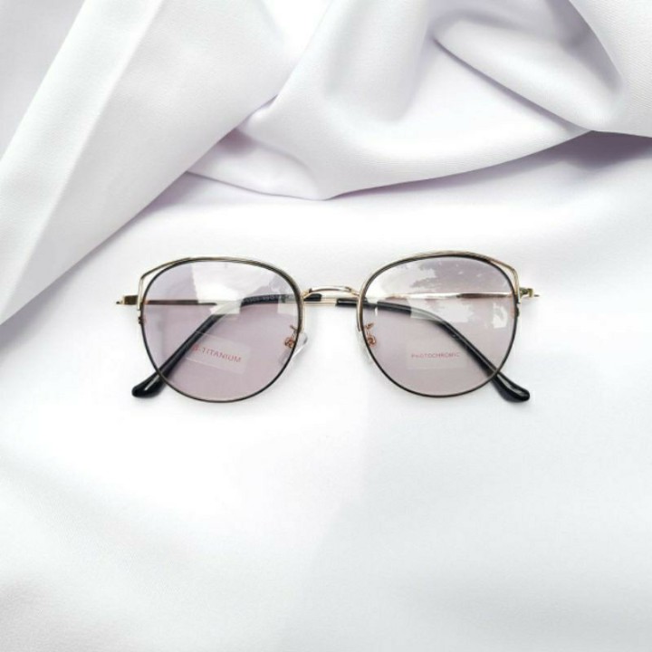 VIRAL/Kacamata Photocromic Retro Vintage Fashion Wanita Pria Berubah Warna Frame Optik AntiRadiasi