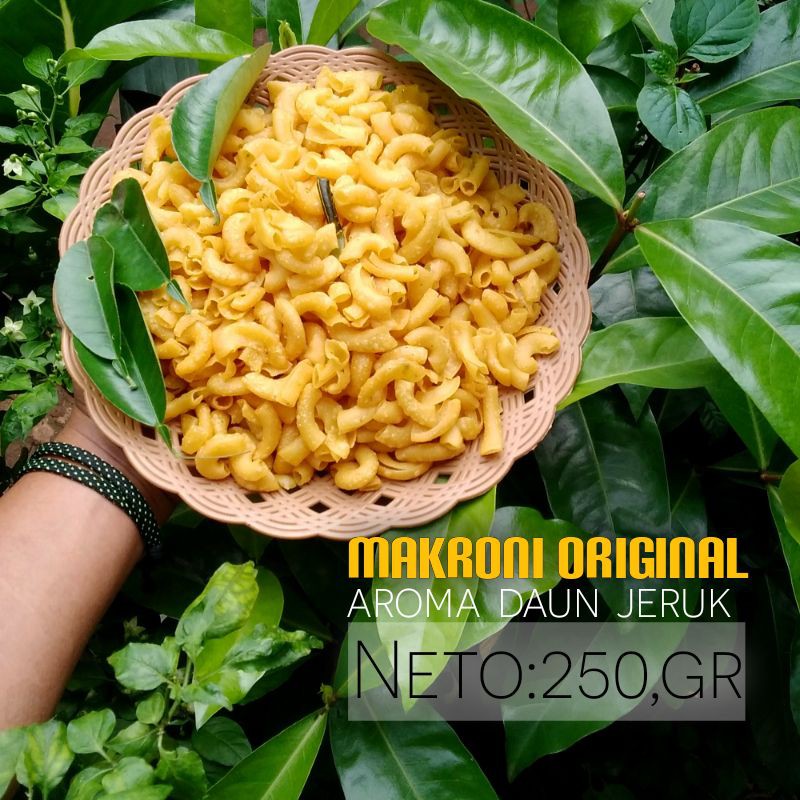 

cemilan makaroni original asin gurih 250gr