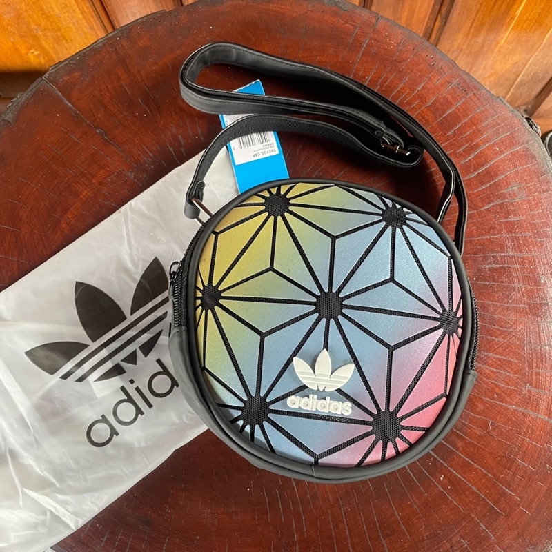 SLINGBAG ADIDAS ROUND / SLINGBAG ADIDAS ROUND ISSEY MIYAKE