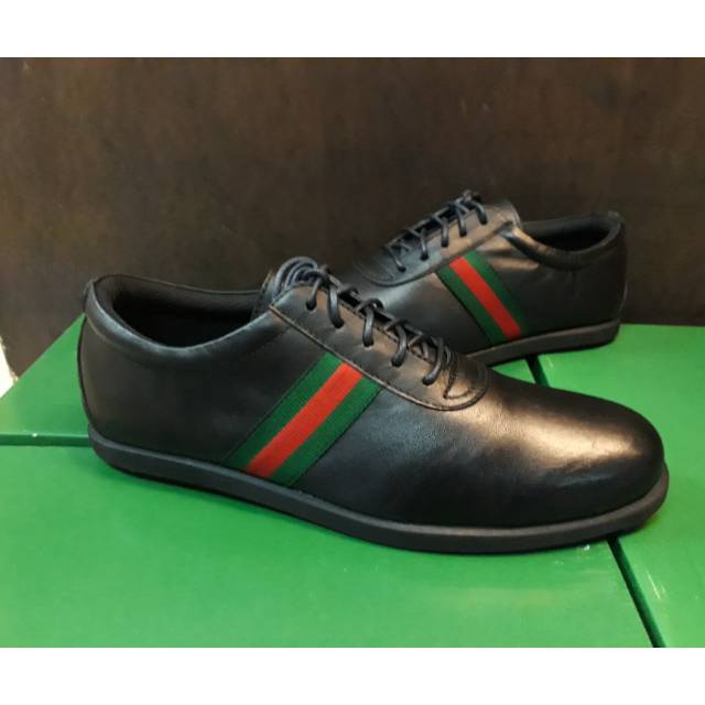 Sepatu casual pria gucci