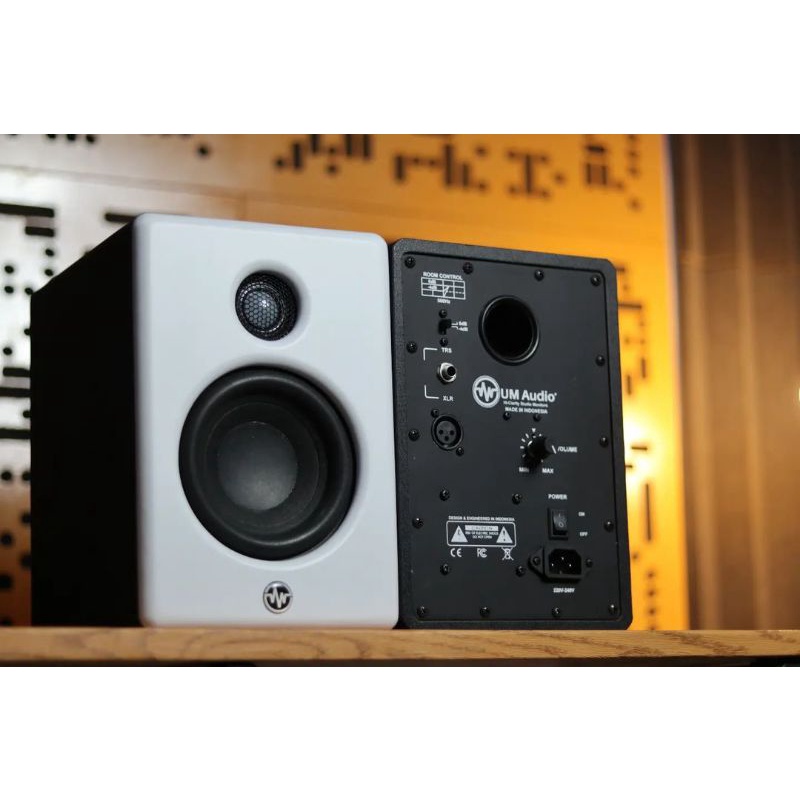 Speaker Monitor Flat UM5D MKIII MK3 Original UM Audio Distributor Resmi