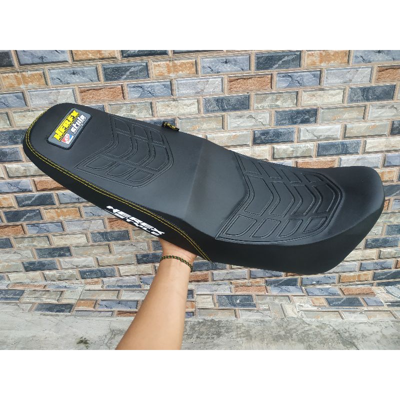 Jok sadel megapro hiu/ kates/ old herex style slim tipis type gelombang dan selonjor