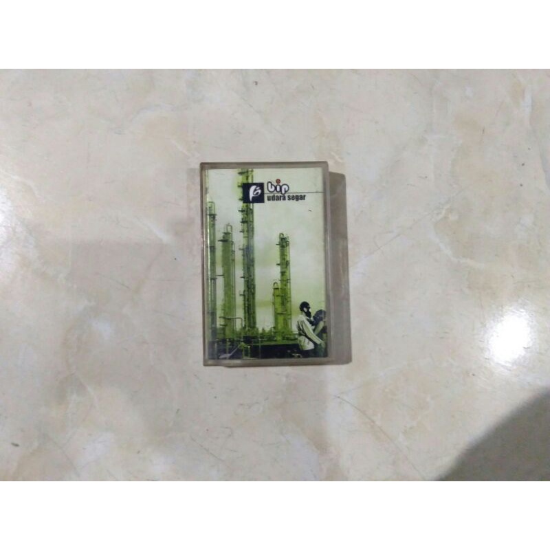 kaset pita band BIP udara segar