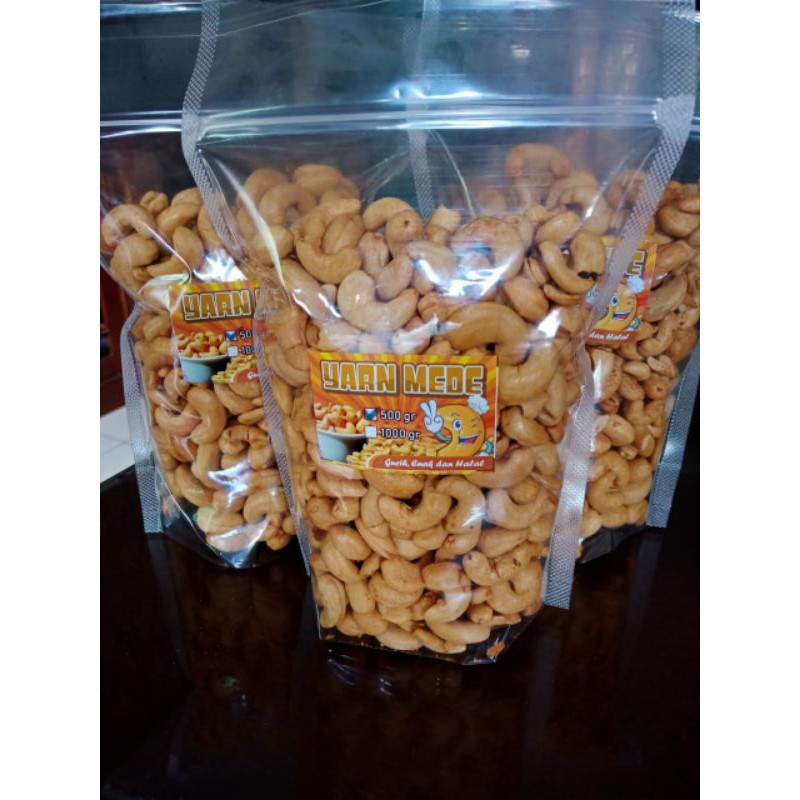 

kacang mede