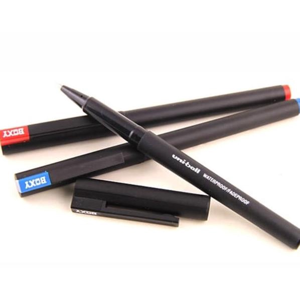 

PEN BOXY UNIBALL 105 (UB-105) HITAM