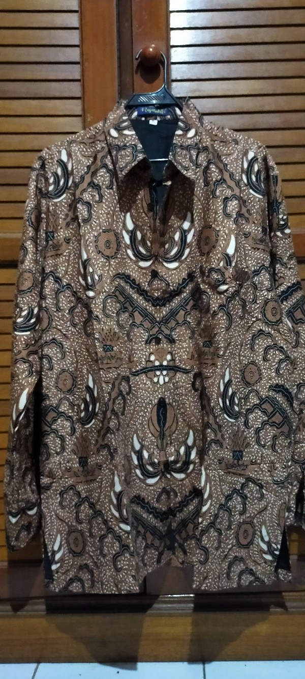 Atasan Kemeja Batik Pria Lengan Panjang Premium Adinata Coklat Full Furing Rajasakti Solo Ori