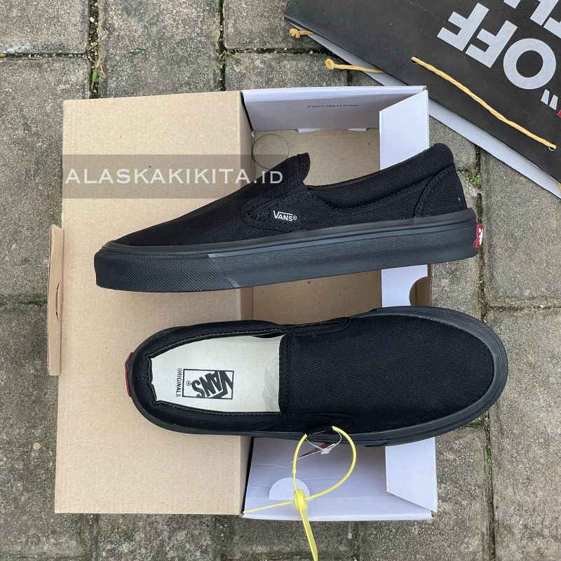 SEPATU SEKOLAH PRIA WANITA HITAM POLOS SLIP ON VANS FULL BLACK FREE KOAS KAKI &amp; PAPERBAG