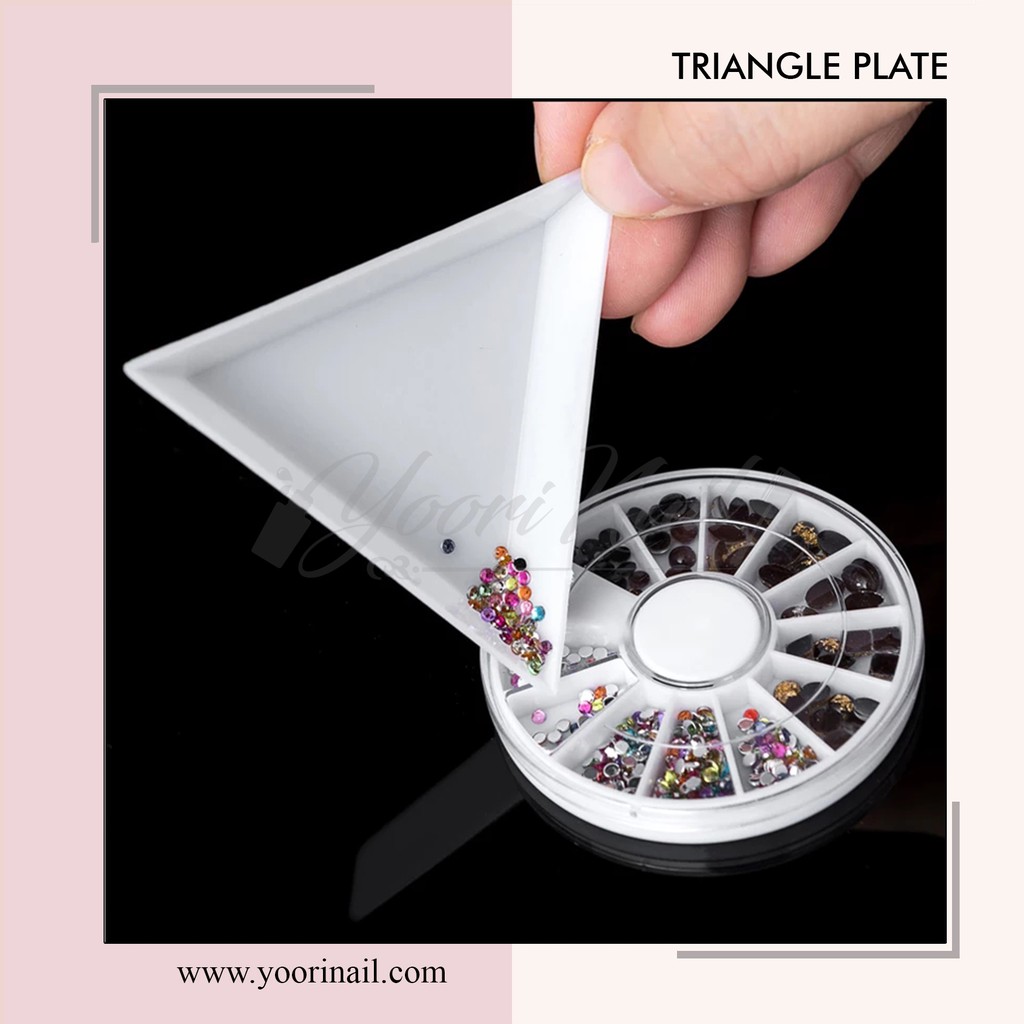 Triangle plate tempat rhinestones segitiga