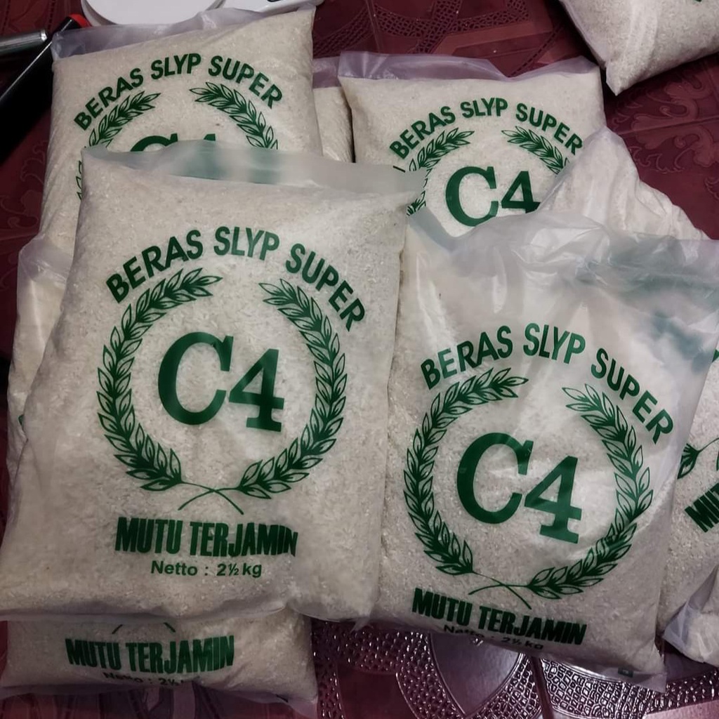 

Beras SLYP Super C4 Mutu Terjamin Beras Untuk Zakat Fitrah 1 Sha' 2,5 KG 3,5 Liter Big Ramadhan Sale 2022