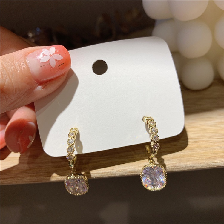 Anting Setengah Lingkaran glitter Berlian square zircon lady Korea