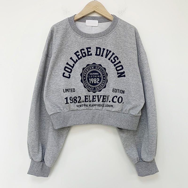 COLLEGE DIVISION CROOPE Sweater Crewneck Oblong Oversize Outerwear Wanita Fashion Terkini Korean Style