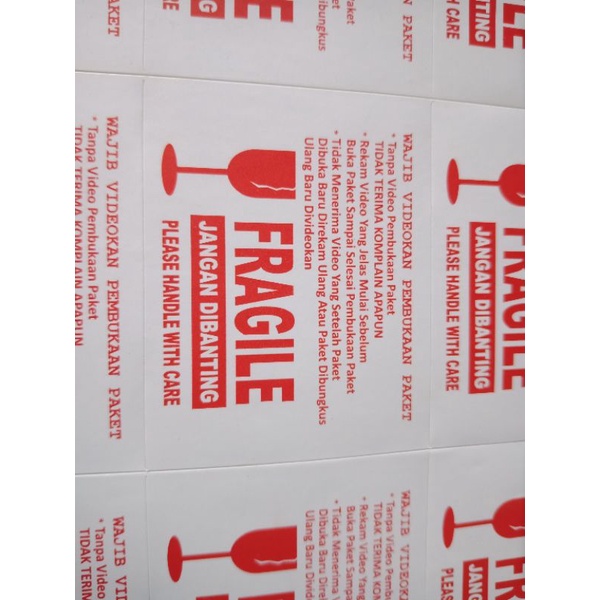 

stiker fragile