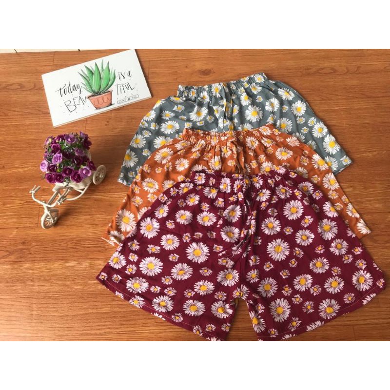 CELANA PENDEK RAYON BALI (JUMBO)